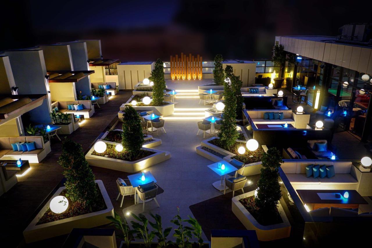 Southern Sun Abu Dhabi Bagian luar foto